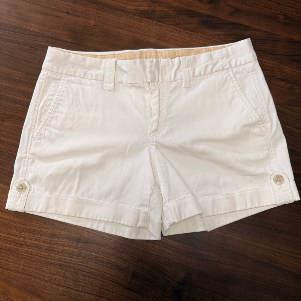 Banana Republic White Weekend Short